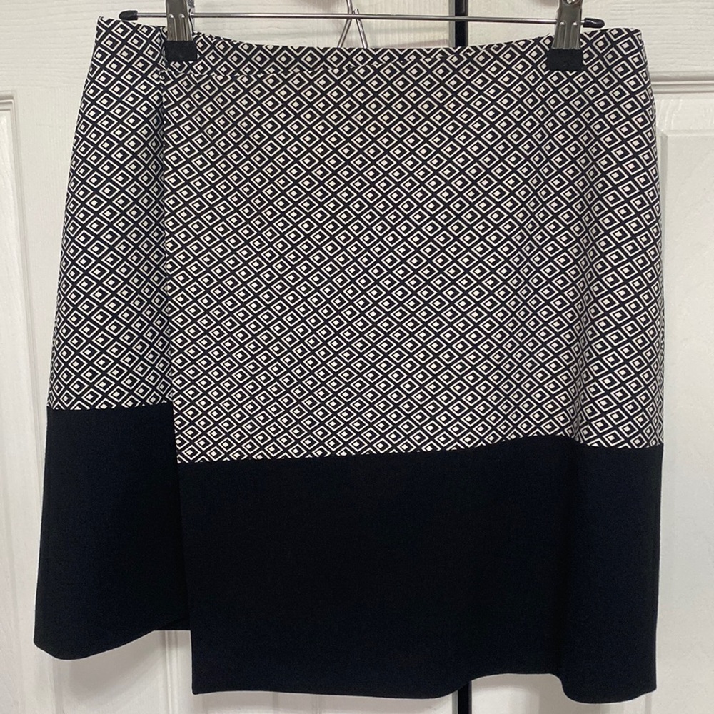 Vince camuto black and white skirt
